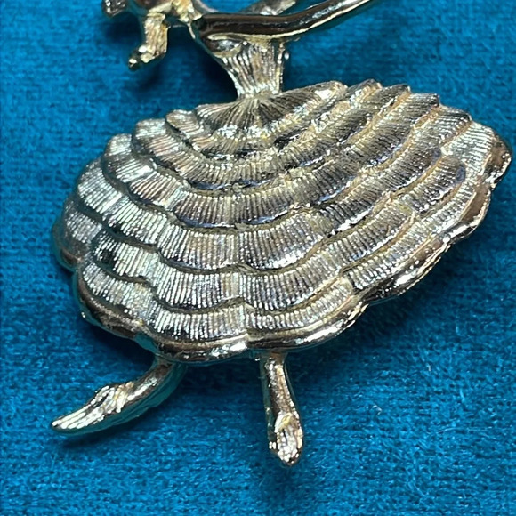 Vintage Dancing Girl Brooch - Picture 3 of 5